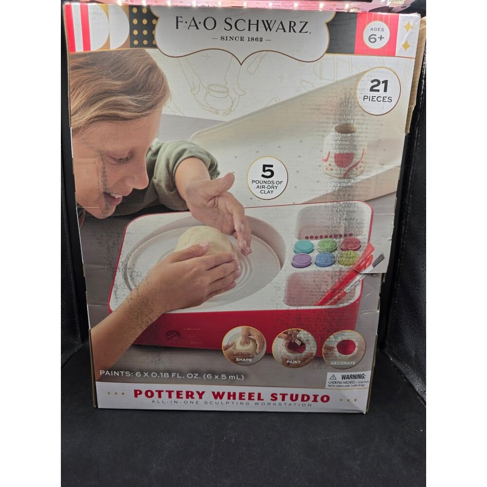 FAO Schwarz Pottery Wheel Studio 21-Piece All-In-One Sculpting Workstation 6+ - Picture 4 of 5